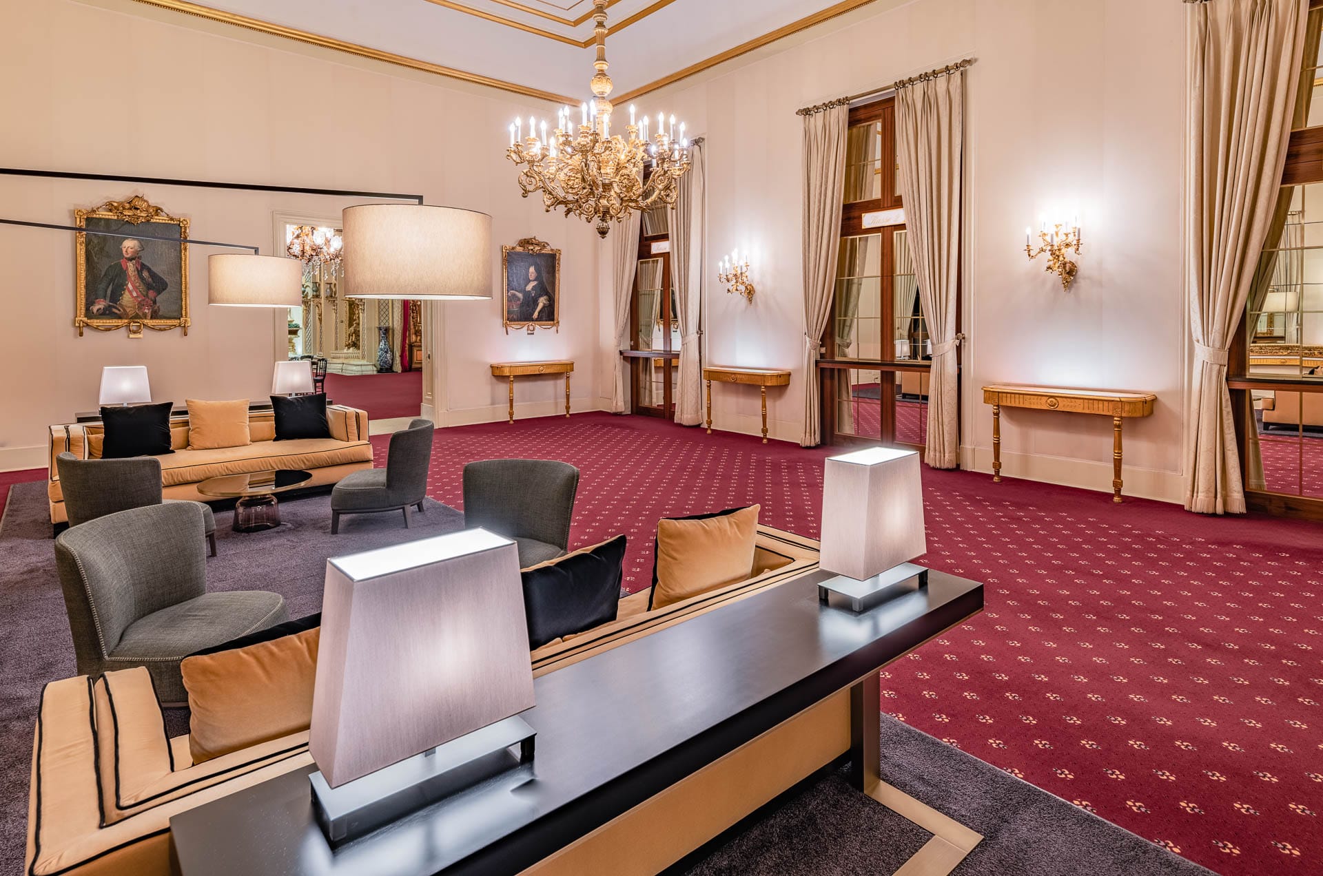 Österreicher Saal mit Blick auf die Kassen und in den Wintergarten des Casino Baden-Badens.