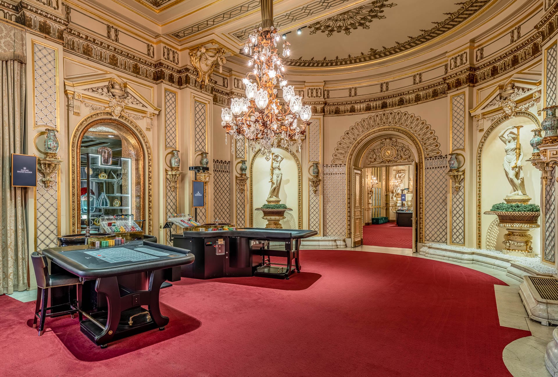 Interieurfotografie von Spieltischen im Casino Baden-Baden